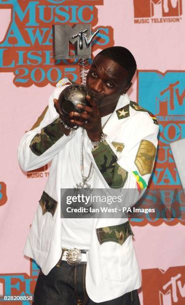 Akon appears backstage after performing at the MTV Europe Music Awards, from the Atlantic Pavilion, Lisbon, Portugal, Thursday 3 November 2005. See...