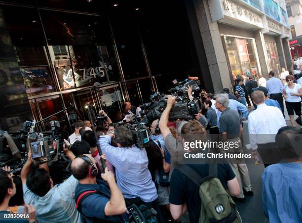 Members of the media gather outside the headquarters of the financial firm Lehman Brothers Holdings Inc. September 15, 2008 in New York City. Lehman...