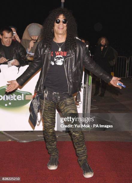 Slash 2005 Arrivals At Uk Music Hall Of Fame 2005 Photos and Premium High Res ...