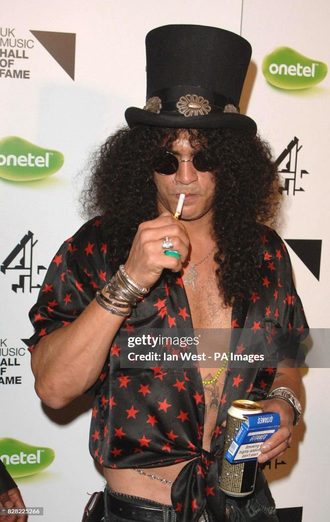Slash 2005 Slash backstage at the UK Music Hall Of Fame 2005 - live final, at ...