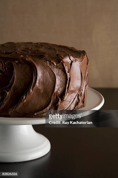 chocolate cake - chocolate cake stock pictures, royalty-free photos & images