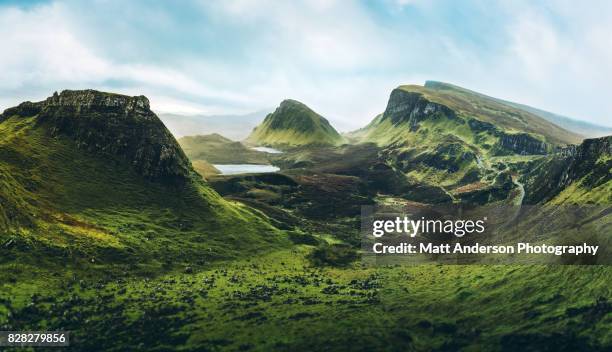 the quiraing - islas de gran bretaña fotografías e imágenes de stock