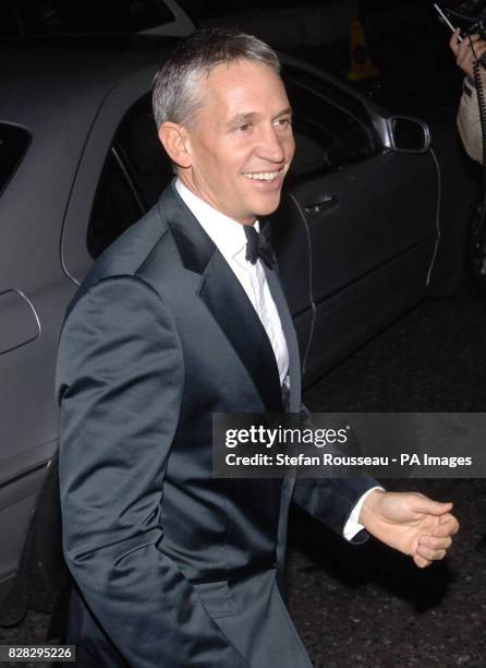 Former footballer Gary Lineker arrives at this year's Football Writers Association dinner at the Savoy Hotel in London, Sunday January 15, 2006....