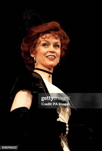 Lady Windermere's Fan - Chichester Theatre Festival Lady Windermere's Fan - Chichester Theatre Festival