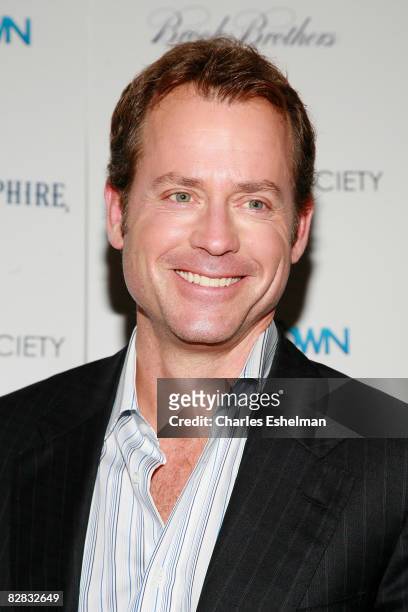 Actor Greg Kinnear arrives at the screening of "Ghost Town" hosted by The Cinema Society, with Brooks Brothers and Bombay Sapphire, at the IFC Center...