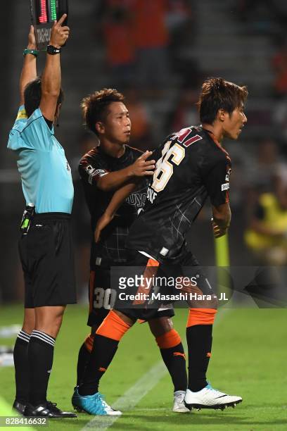 Taisuke Muramatsu of Shimizu S-Pulse is brought in for Shota Kaneko during the J.League J1 match between Shimizu S-Pulse and Cerezo Osaka at IAI...