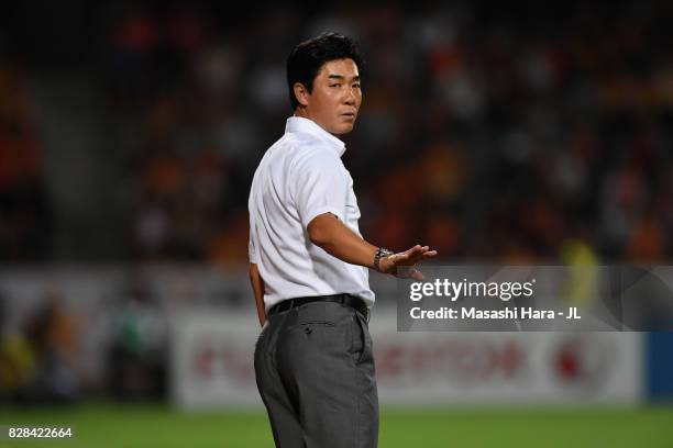 Head coach Yoon Jung Hwan of Cerezo Osaka looks on during the J.League J1 match between Shimizu S-Pulse and Cerezo Osaka at IAI Stadium Nihondaira on...