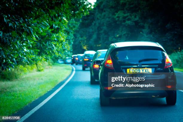 file d’attente du trafic sur l’a47 - norfolk england photos et images de collection