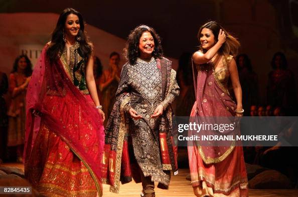 Riya Raima Bollywood actor sisters Raima and Riya Sen wear creations by Indian ...