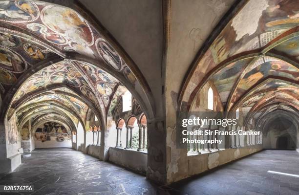 romanesque cloister of brixen, south tyrol, italy - ロマネスク ストックフォトと画像