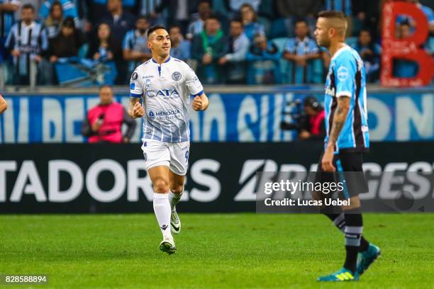 Lance da partida entre Gremio e Godoy Cruz disputada na noite desta quarta-feira, na Arena, valida pelas oitavas de final da Conmebol Libertadores...