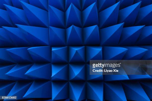 blue spikes pattern - pirámide estructura de edificio fotografías e imágenes de stock