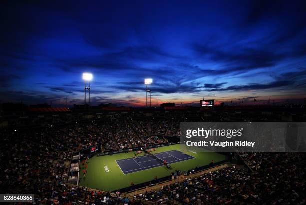 General view of Centre Court as Simona Halep of Romania plays Magdalena Rybarikova of Slovakia during Day 5 of the Rogers Cup at Aviva Centre on...