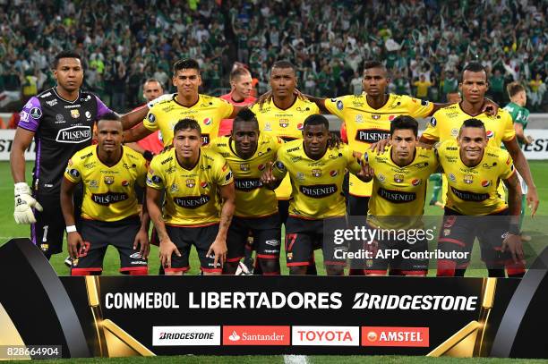 Ecuador's Barcelona team players pose before their 2017 Copa Libertadores football match against Brazil's Palmeiras held at Allianz Parque stadium,...