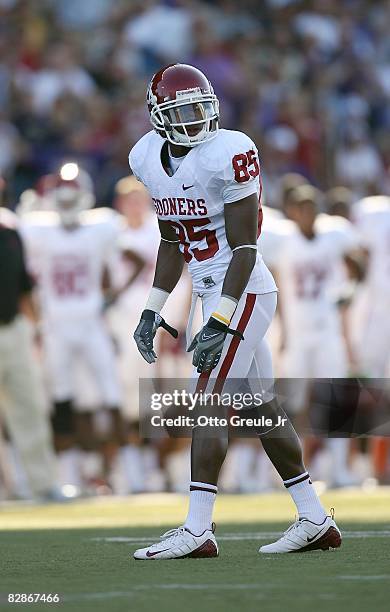 Ryan Broyles of the Oklahoma Sooners lines up in position during the game against the Washington Huskies on September 13, 2008 at Husky Stadium in...