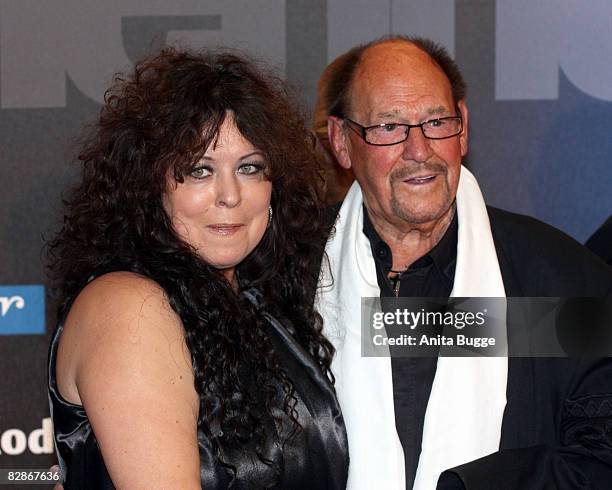 Actor Herbert Koefer and his wife Heike attend the Goldene Henne Award 2008 at the Friedrichstadtpalast on September 17, 2008 in Berlin, Germany.