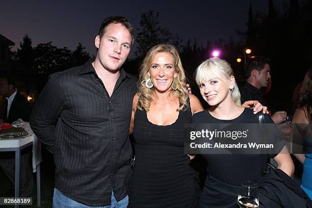 Chris Pratt, Janet Crown, and Anna Faris at The Lollipop Theater Network's Game Day 2009 Sneak Peek Event held at The Home of Janet Crown on...