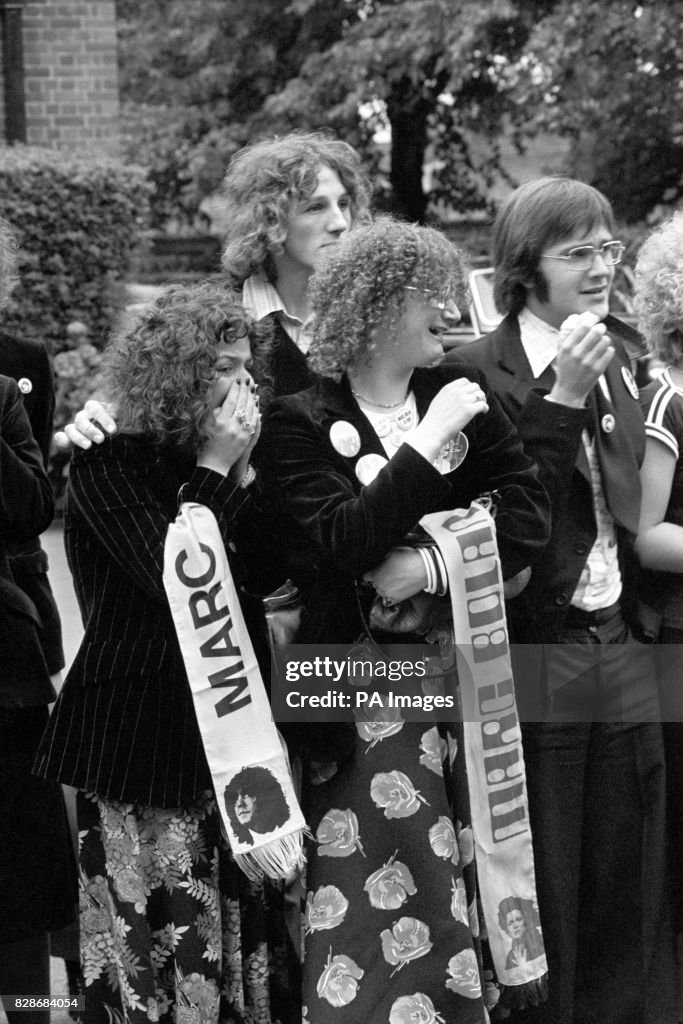 WEEPING FANS AT BOLAN FUNERAL