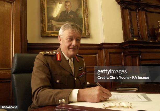 Sir Michael Ree 211 Sir Michael Walker Photos & High Res Pictures - Getty Images