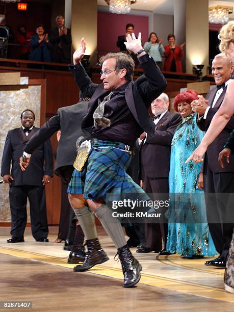 Robin Williams dancing on stage for finale; "On Stage at the Kennedy Center: The Mark Twain Prize" will air November 21, at 9 p.m. On PBS.