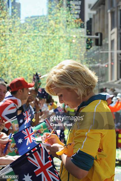 Olympic medallist Libby Trickett greets fans during a welcome home parade for the Beijing 2008 Olympic Athletes on George Street on September 15,...