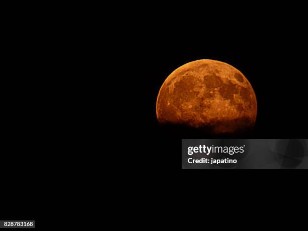 eclipse moon - total lunar eclipse stock pictures, royalty-free photos & images