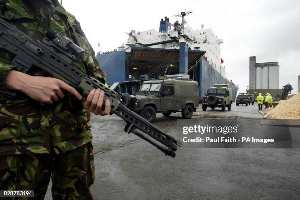General Officer Commanding Northern Ireland Photos and Premium High Res ...