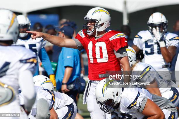 Kellen Clemens of the Los Angeles Chargers gives direction during a combined practice with the Los Angeles Rams at Crawford Field on August 9, 2017...