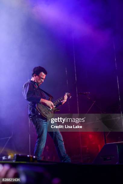 303 Tony Rombola Stock Photos, High-Res Pictures, and Images - Getty Images