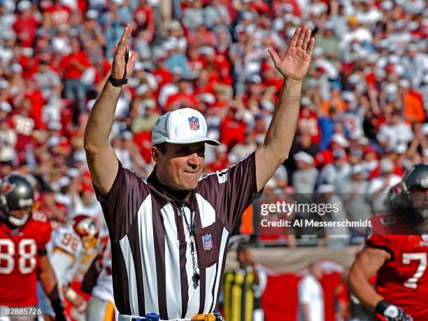 Referee Pete Morelli signals a field goal as the Tampa Bay Buccaneers host the Washington Redskins Nov. 19, 2006 in Tampa. The Bucs won 20 - 17.