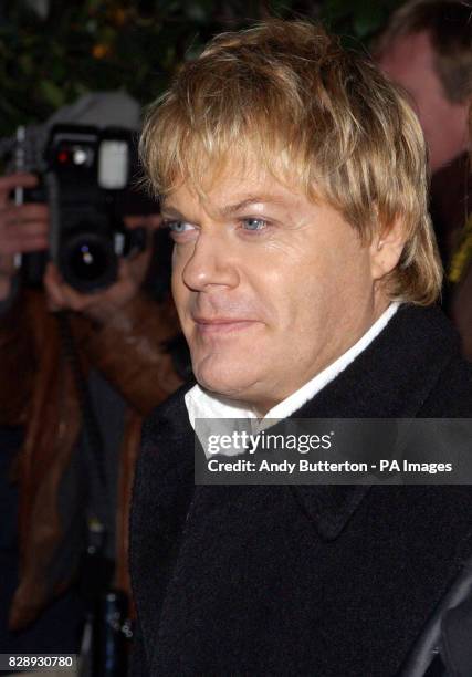 Actor and comedian Eddie Izzard arrives for the Burns Night fundraising dinner at St Martin's Lane Hotel in central London. Ewan McGregor co-hosted...