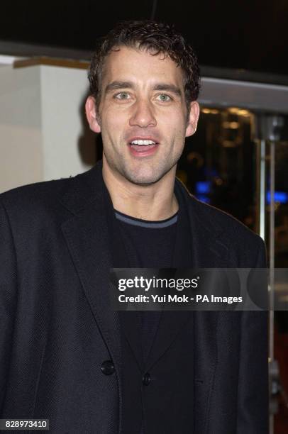 Clive Owen arrives for the UK premiere of Starsky & Hutch at the Odeon Cinema in Leicester Square, central London.