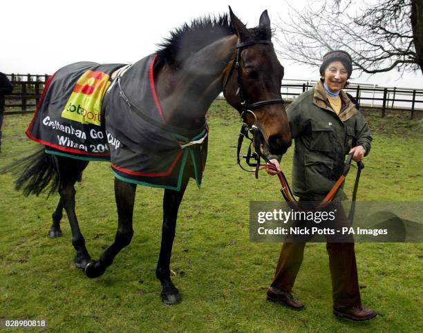 Third time totesport Gold Cup winner, Best Mate, with trainer Henrietta Knight, at home in Wantage, Oxfordshire.