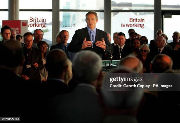 Britain's Prime Minister Tony Blair, Thursday 27 May 2004 addressing Labour party members at the Lowry theatre, Salford Keys, Manchester, in advance...