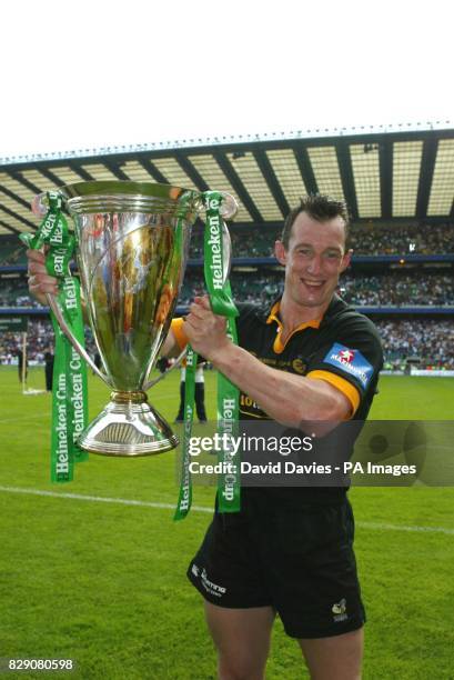 Robert Howley celebrates Wasps 27-20 victory over Toulouse in the Heineken Cup Final at Twickenham, London.