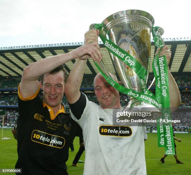 Robert Howley celebrates Wasps 27-20 victory over Toulouse in the Heineken Cup Final at Twickenham, London.