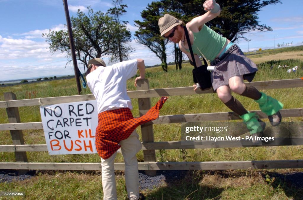 Protesters at the AMBUSH peace camp