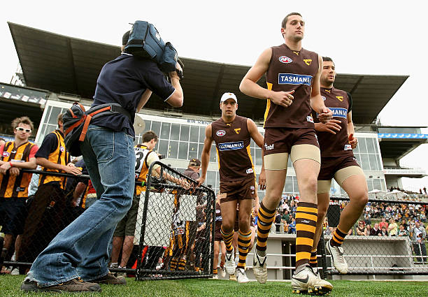 Hawthorn players run on to the ground for the clubs AFL training session at Waverley Park on September 19, 2008 in Melbourne, Australia.