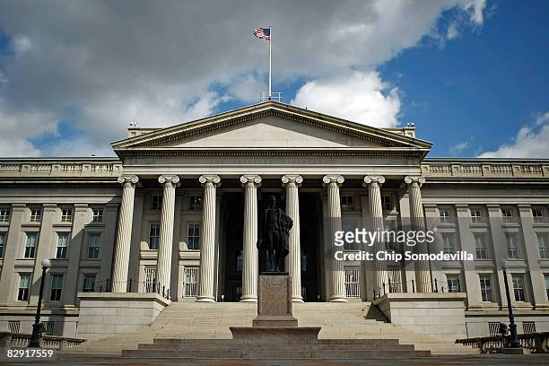 Statue of the first United States Secretary of the Treasury Alexander Hamilton stands in front of the U.S. Treasury September 19, 2008 in Washington,...