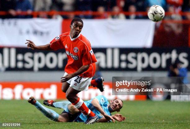 Charlton Athletic's Kevin Lisbie heads the ball away from Sunderland's Stephen Wright during their Barclaycard FA Premiership match at The Valley,...