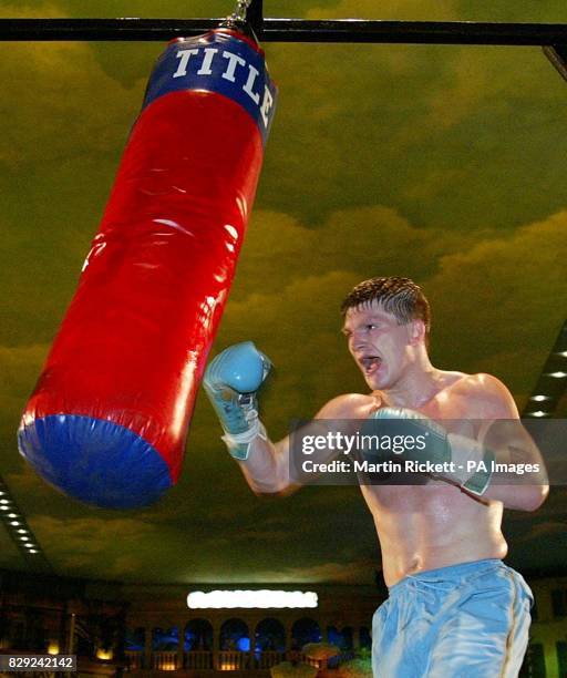 Manchester Ricky Boxer 576 Vince Phillips Stock Photos, High-Res Pictures, and Images - Getty ...