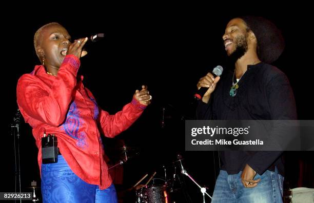Musician and host Angelique Kidjo and musician Ziggy Marley performing at the Fall 2008 Batonga Foundation fundraiser, dedicated to providing...