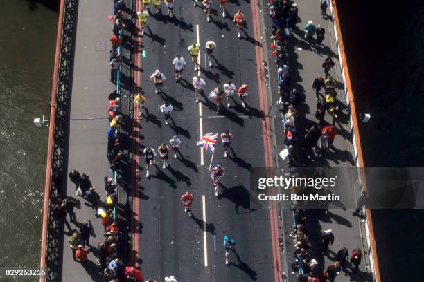 London Marathon: Aerial view of runners in action during race on Tower Bridge. London, England 4/18/1999 CREDIT: Bob Martin