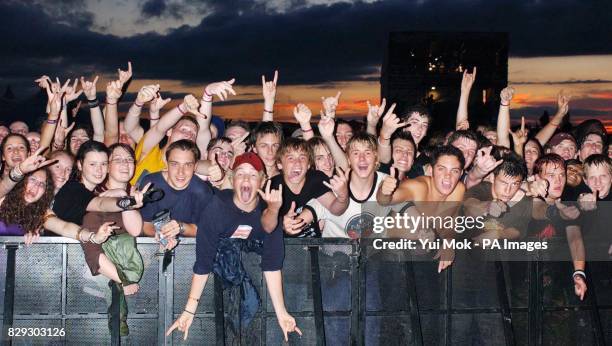Offspring Performing 1,841 The Offspring Band Stock Photos, High-Res Pictures, and Images ...