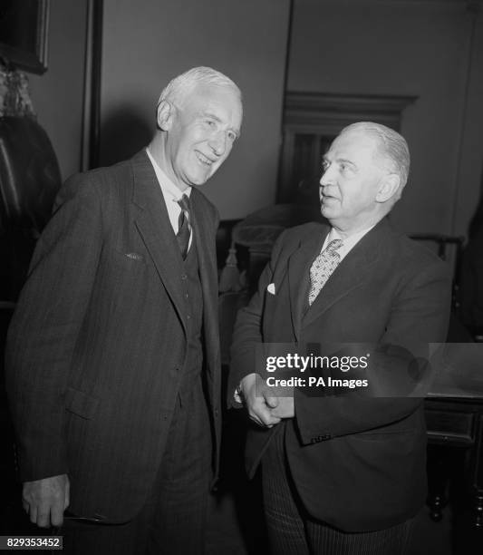 Sir Edward Appleton Photos and Premium High Res Pictures - Getty Images