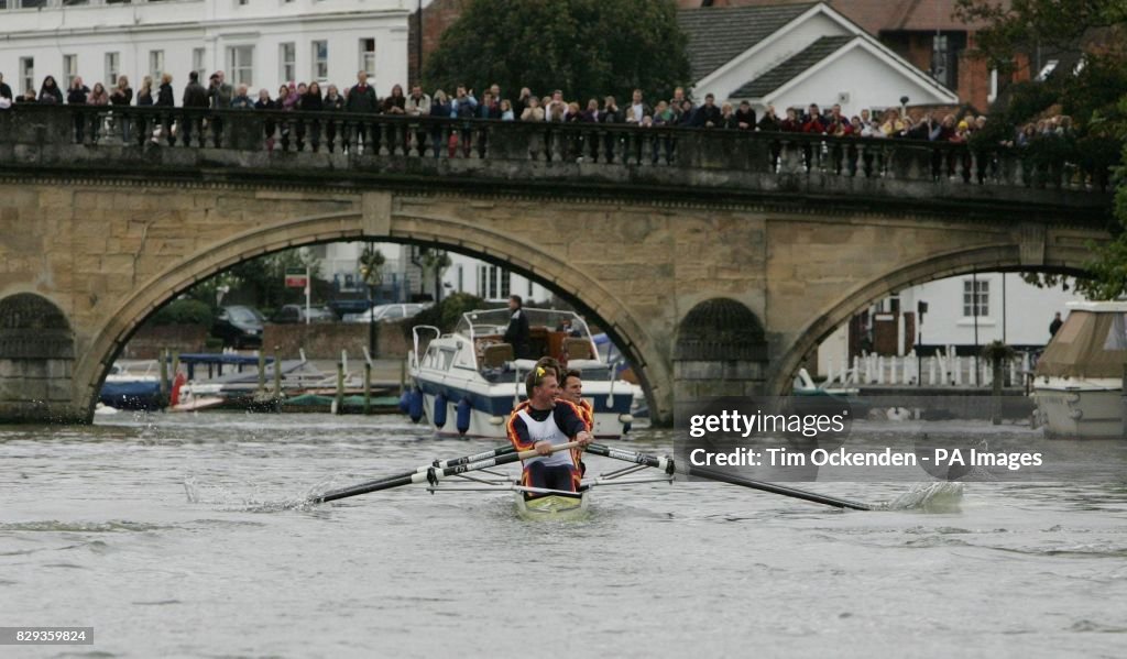 Olympic gold medal winning rowers victory parade