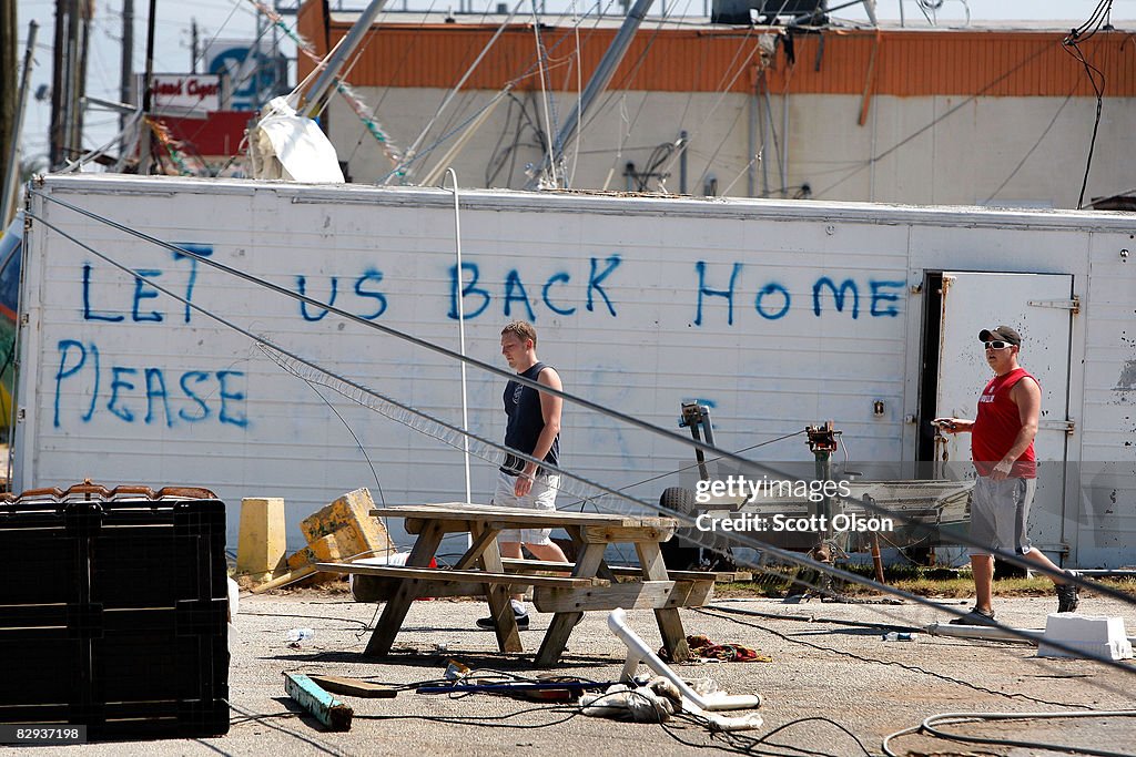 Coastal Texas Faces Heavy Damage After Hurricane Ike