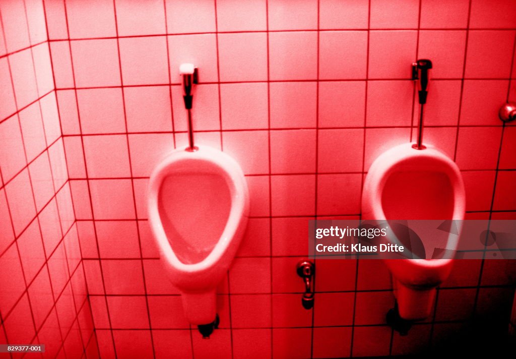 Two urinals, Digital Enhancement