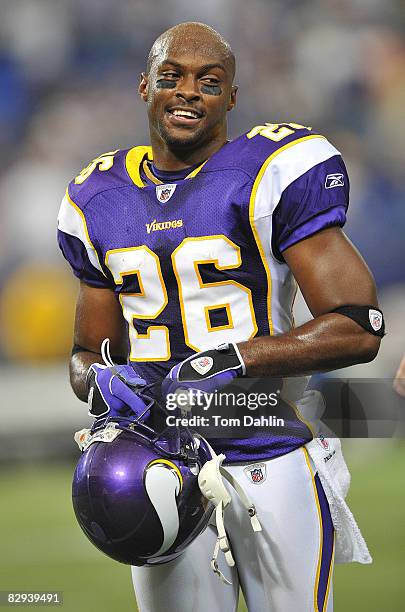 Antoine Winfield of the Minnesota Vikings leaves the field after an NFL game against the Carolina Panthers at the Hubert H. Humphrey Metrodome,...