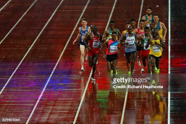 Mohamed Farah of Great Britain in the middle of the pack in heat one of the Men's 5000 Metres heats during day six of the 16th IAAF World Athletics...